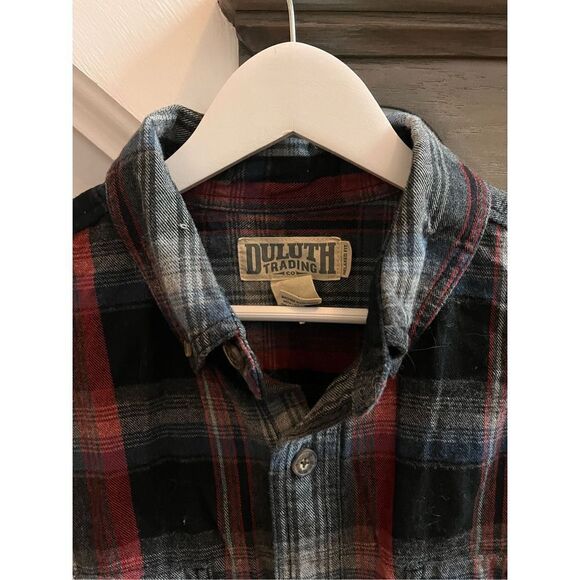 Duluth Trading Red & Gray Plaid Relaxed Fit Flannel Shirt sz M - Picture 3 of 7